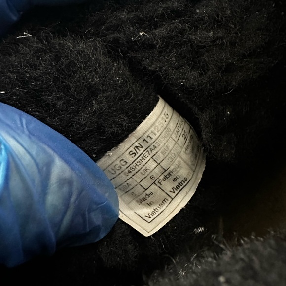 UGG SEQUENCE BOOTS - Picture 9 of 11